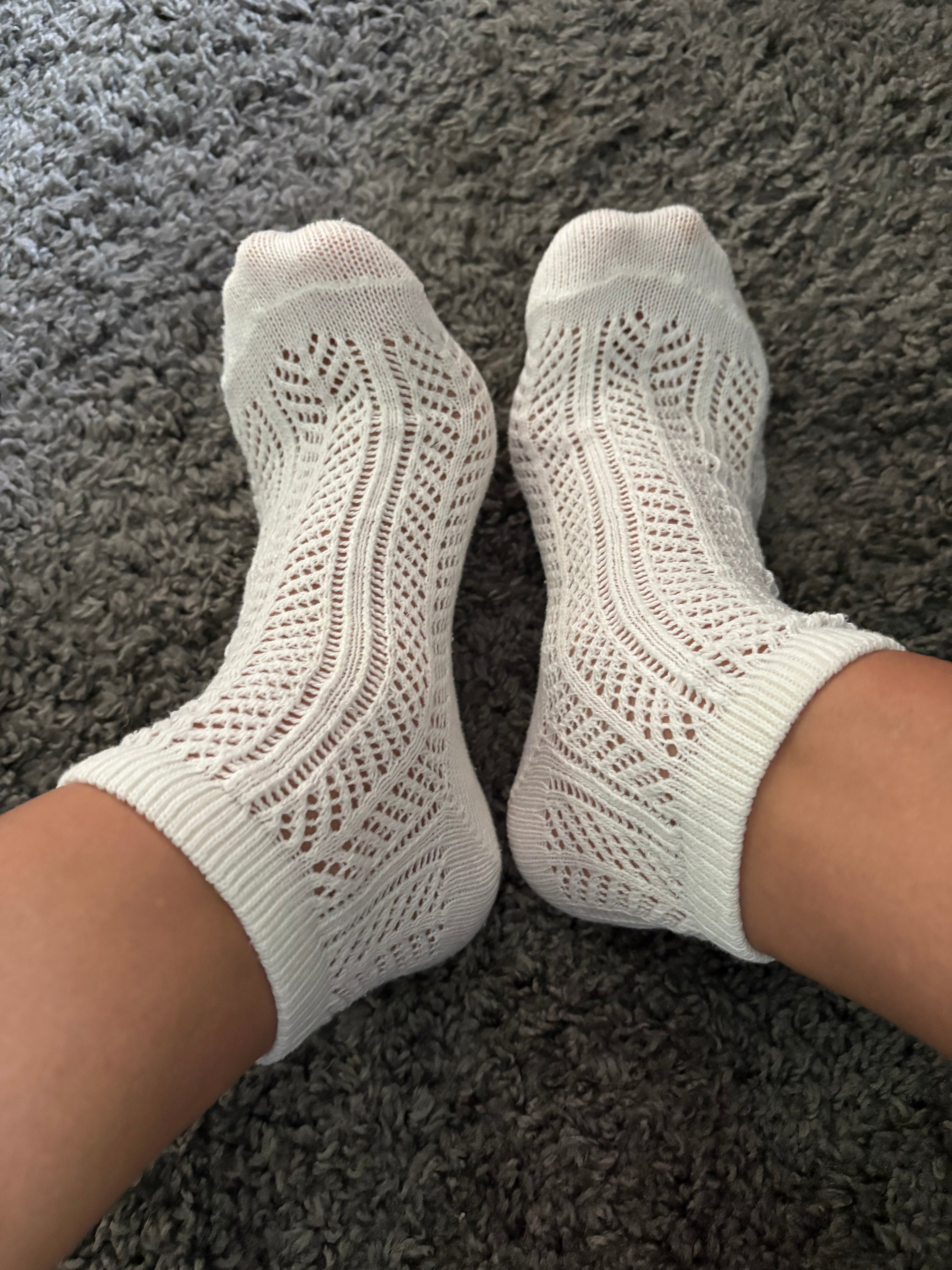 Thin women’s ankle socks