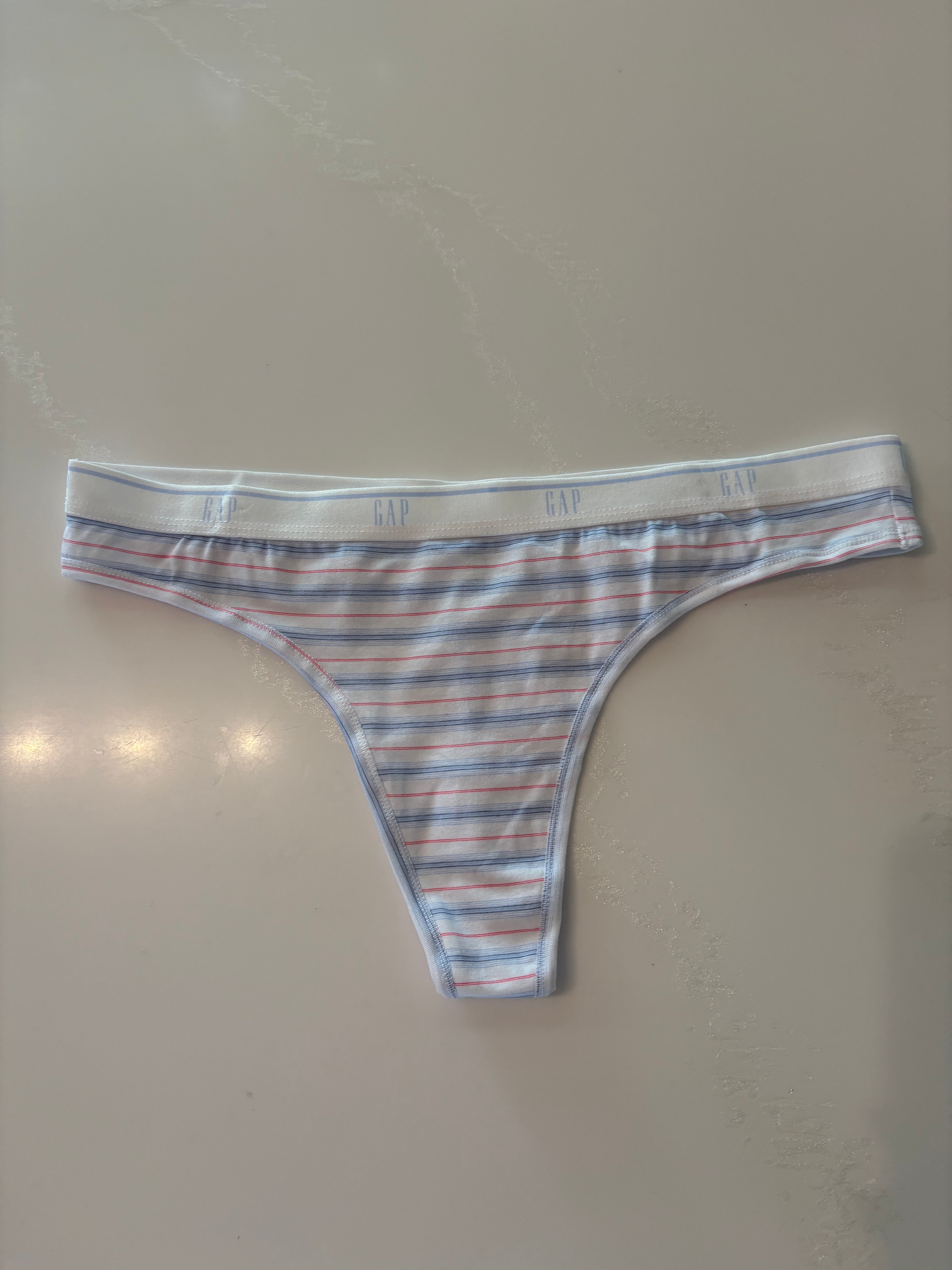 Worn/Used Gap Thong ❤️🤍🩵