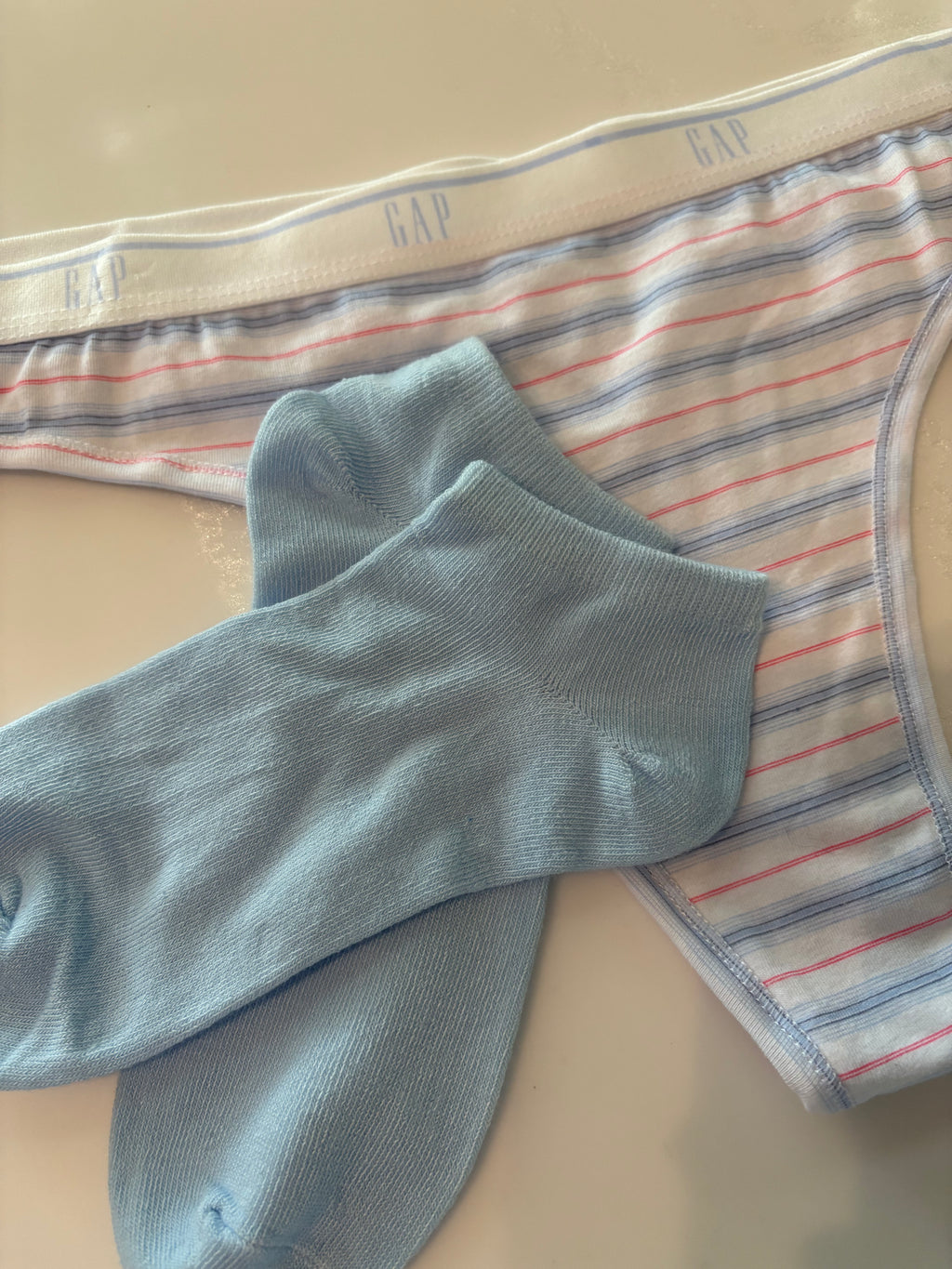 Worn/Used Gap Thong ❤️🤍🩵