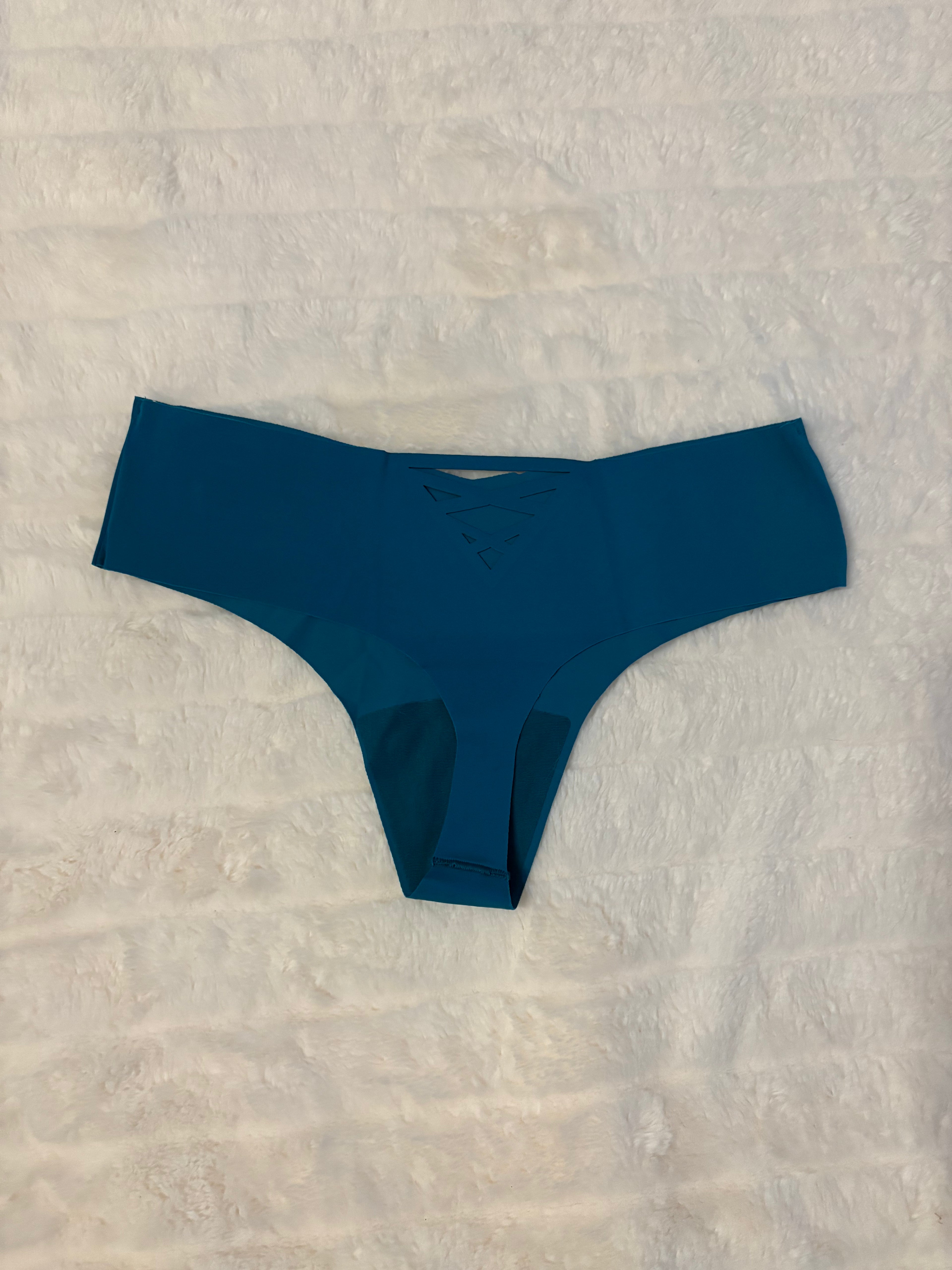 WornUsed VS Cheeky Thong 🦋